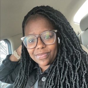 Meet your Posher, Robyn